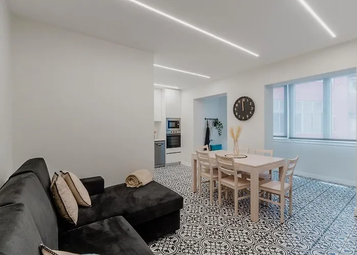 Renovated Cozy - 3e شقة *