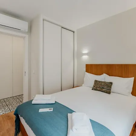 アパート Renovated Cozy - H リスボン