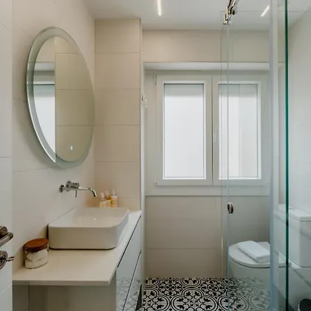 Renovated Cozy - H アパート