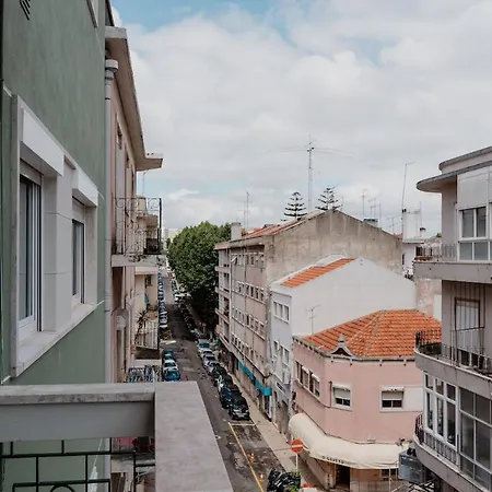 Renovated Cozy - H *